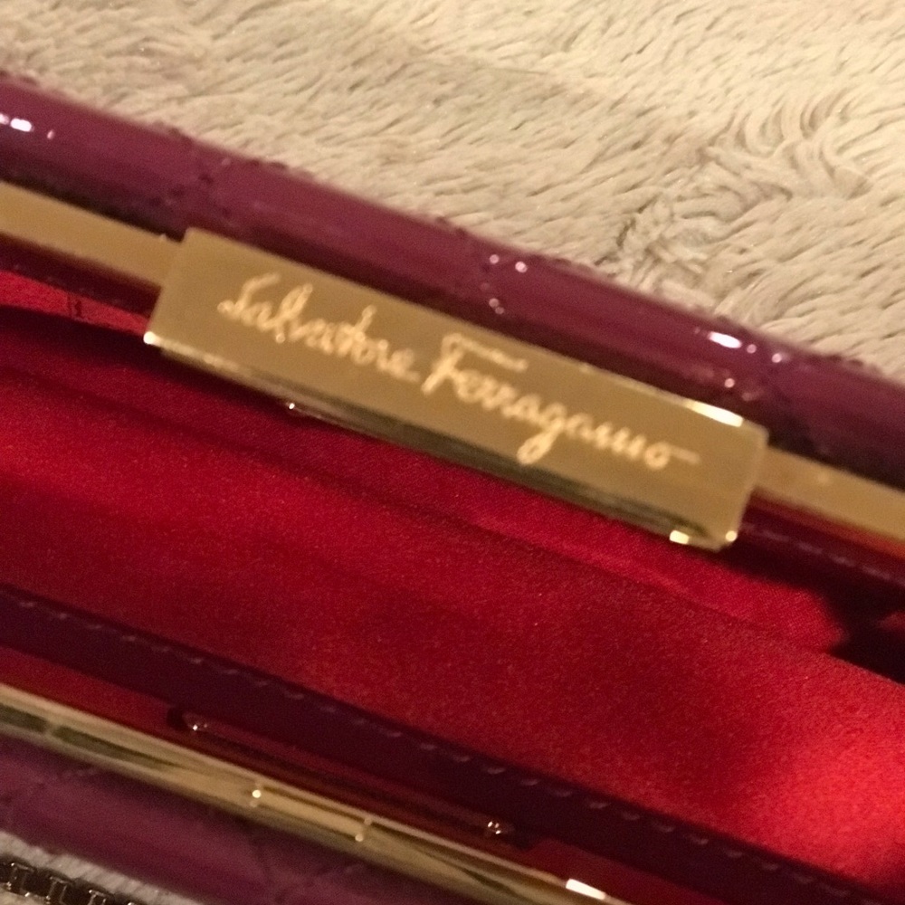 Salvatore Ferragamo quilted clutch - Picture 3 of 8